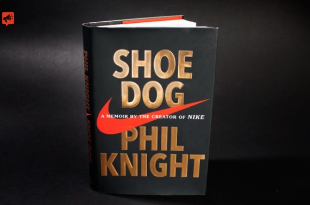 Shoe Dog: A Memoir by the Creator of Nike - Phil Knight